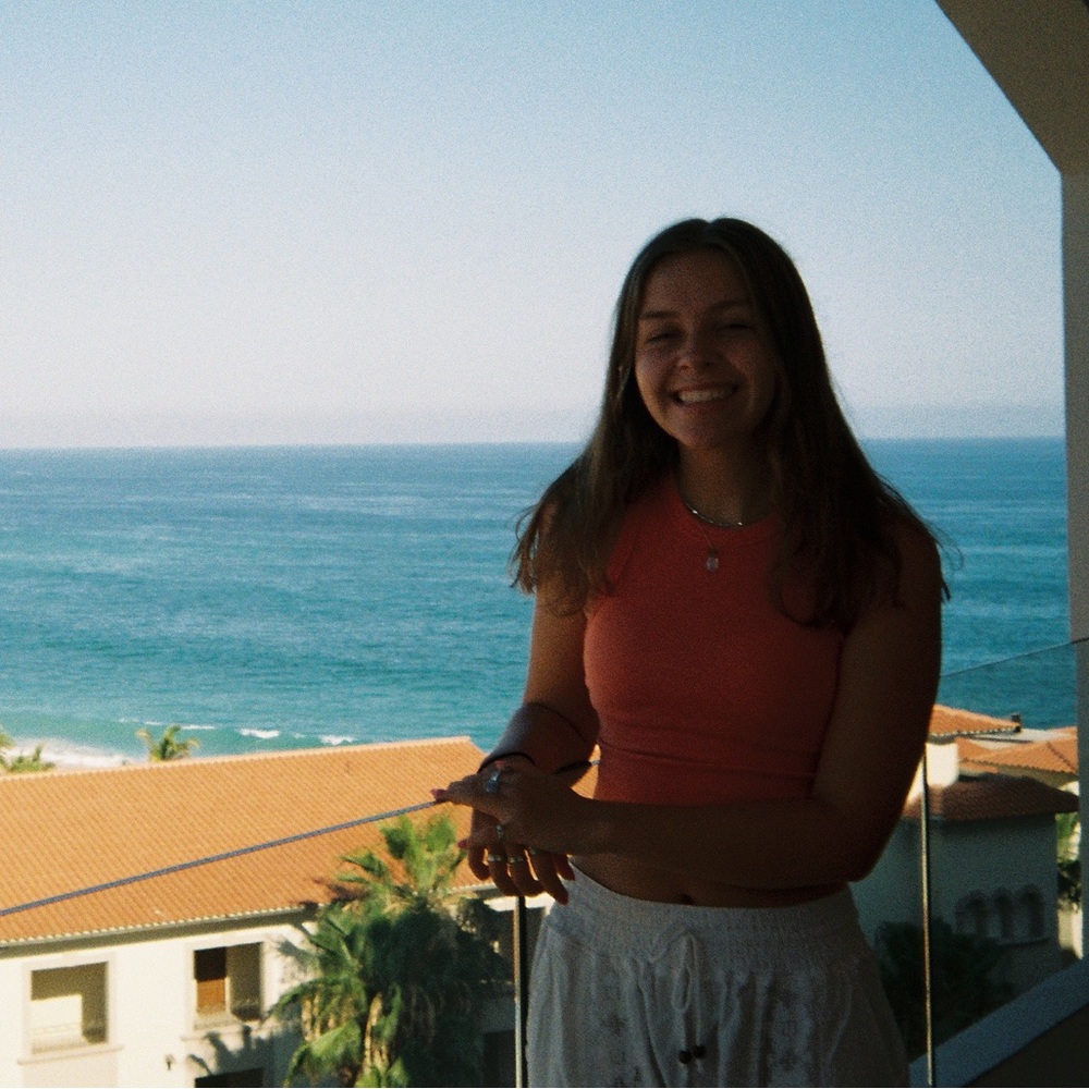 Meet your Posher, Kayla